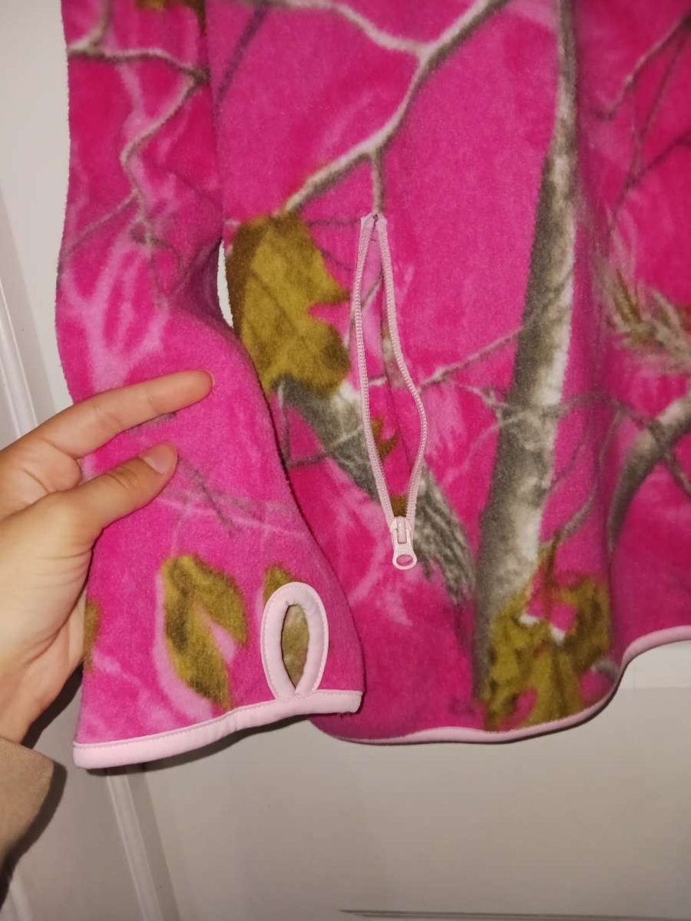 Realtree Hot Pink Camo Fleece Jacket - Picture 4 of 5